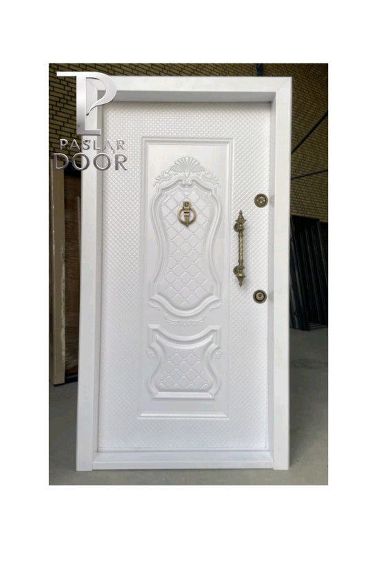 درب ضد سرقت سفید با طرح کلاسیک اشرافی و دستگیره و کوبه طلایی / پاسلاردرب