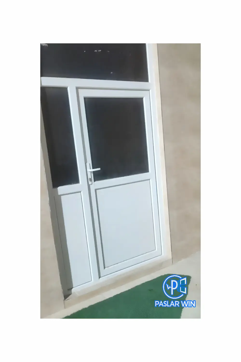 درب دوجداره سفید upvc نیم پنل در پاسلاروین در بندرلنگه