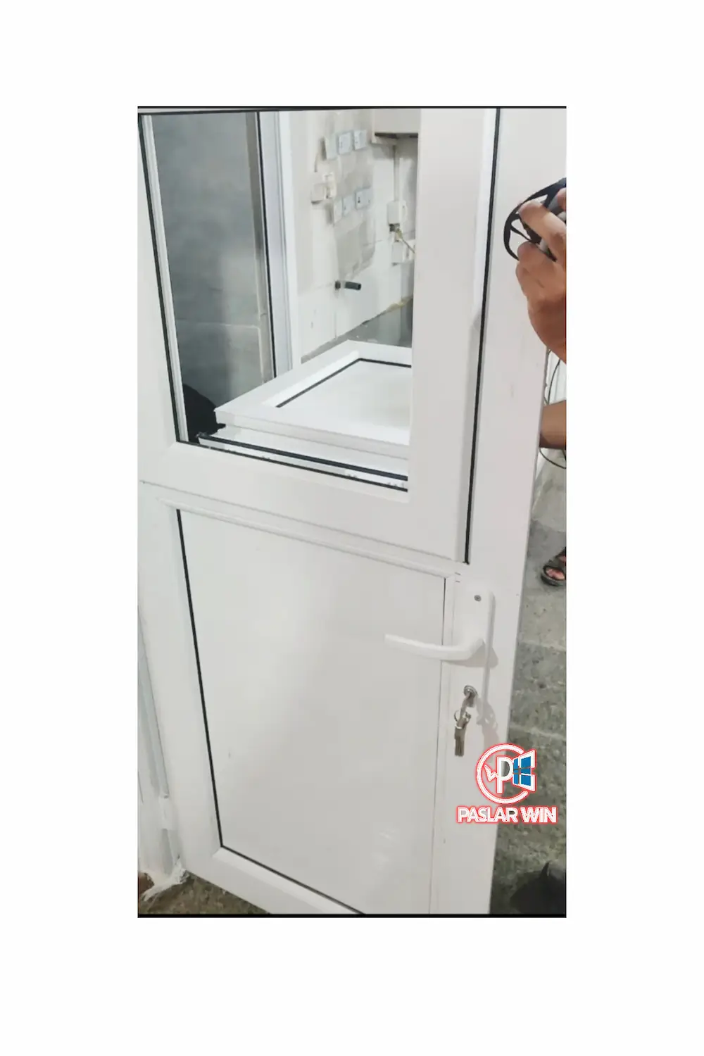 درب دوجداره ی upvc با پنجره ی بازشو در هرمزگان